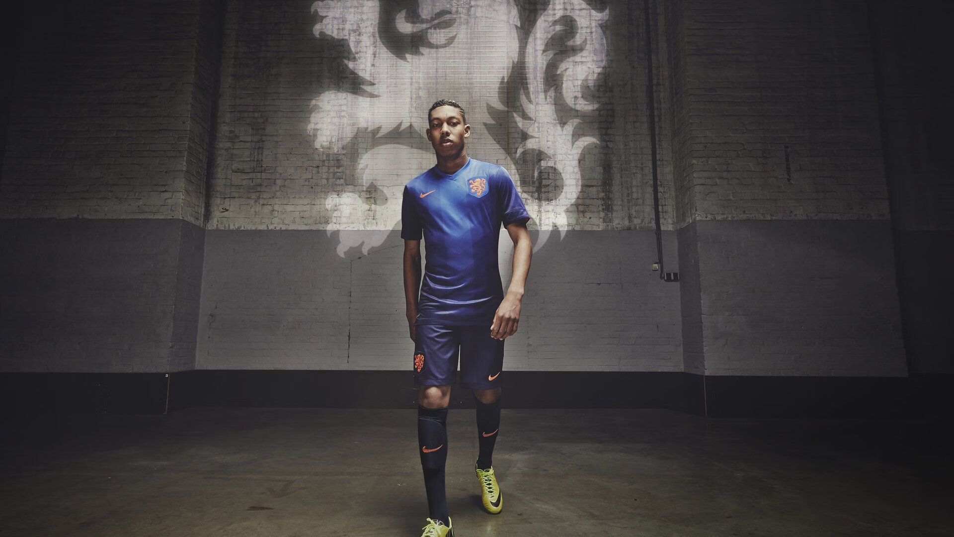 马丁内利一箭穿心,巴萨强行终结拜仁王朝,诺坎普之夜的战术革命