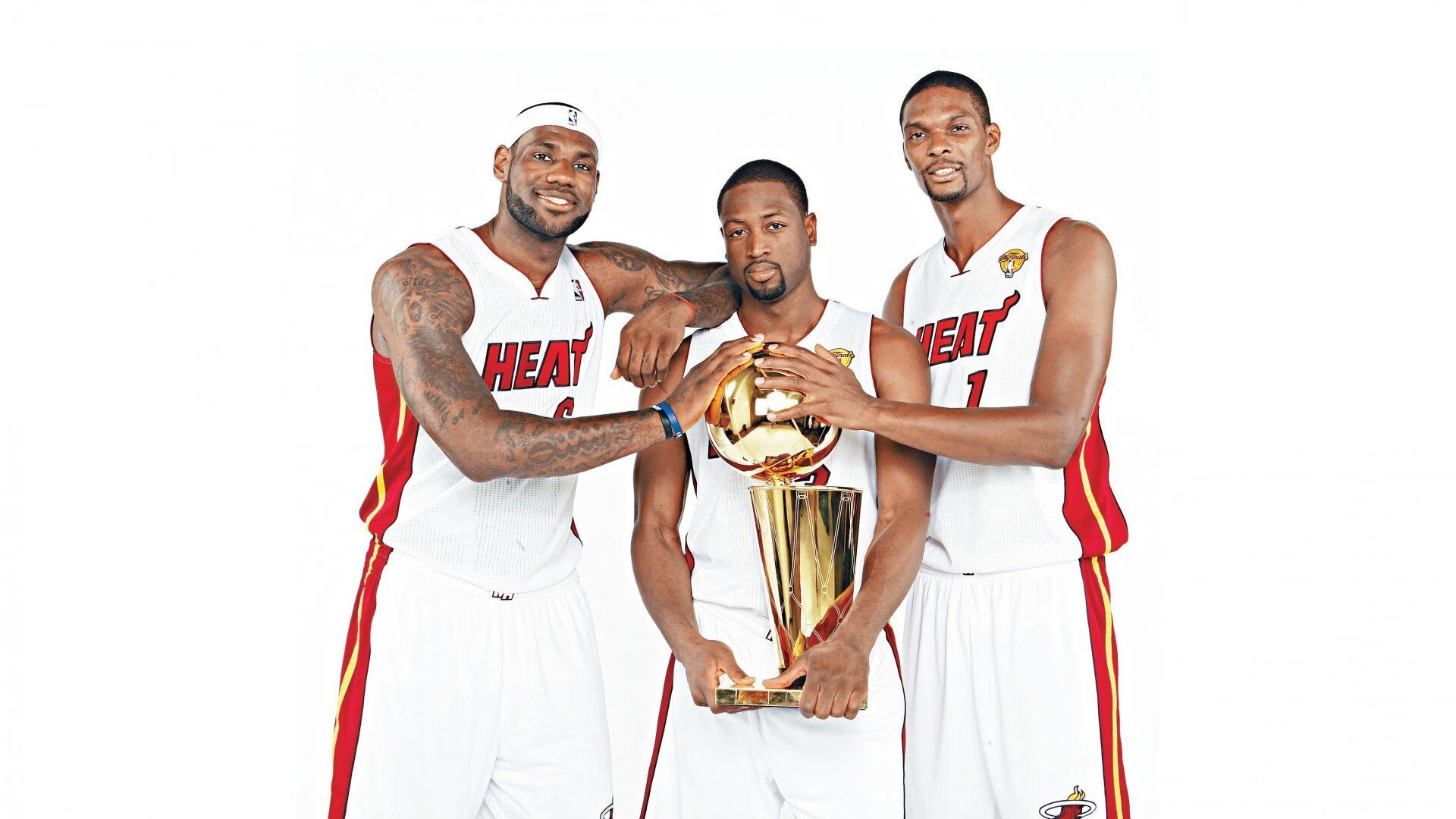 年度焦点之战之夜，奥亚尔萨瓦尔进攻端无人可挡