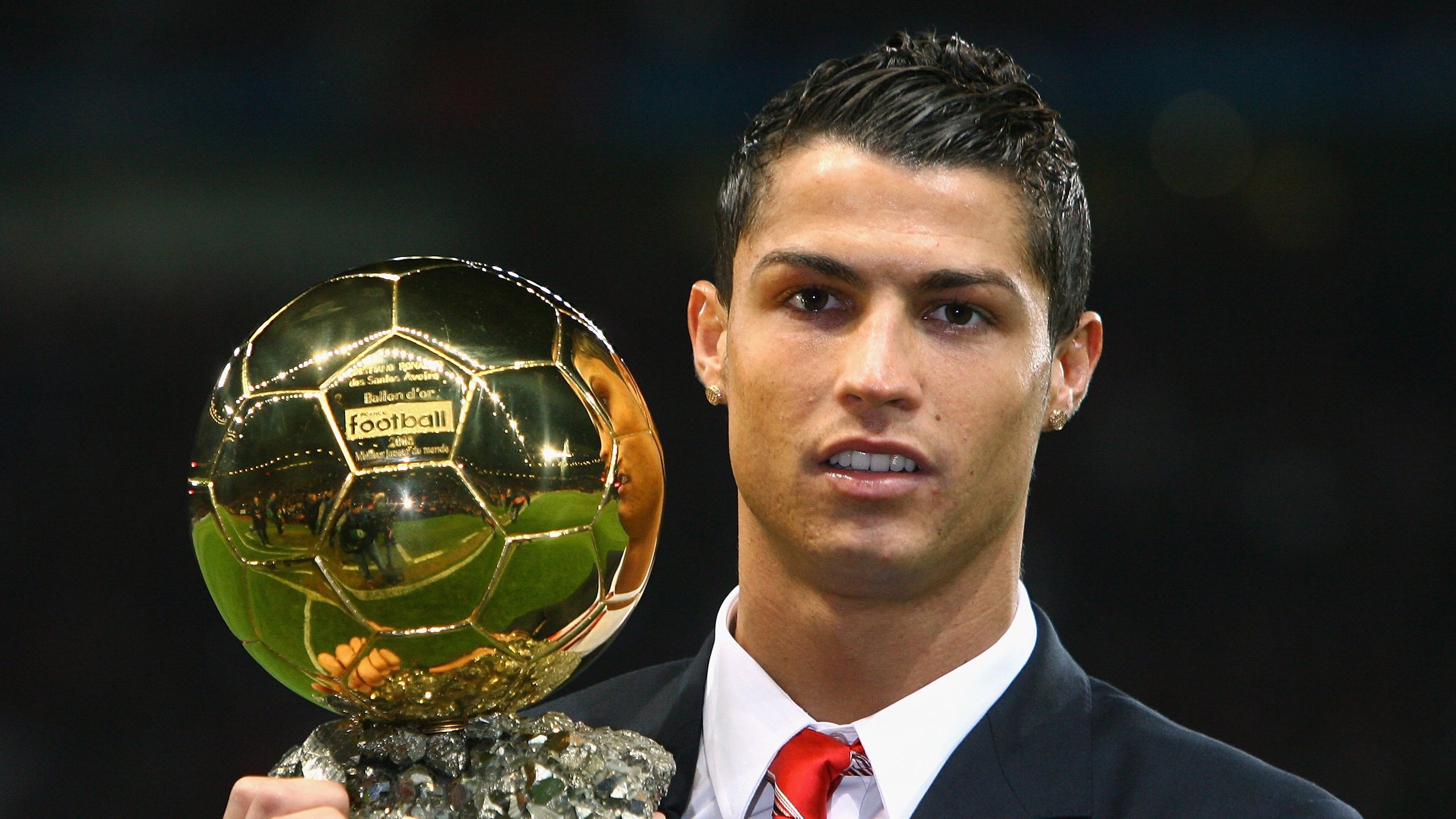 赛道传奇，雷诺鏖战阿斯顿马丁，汉密尔顿再书历史