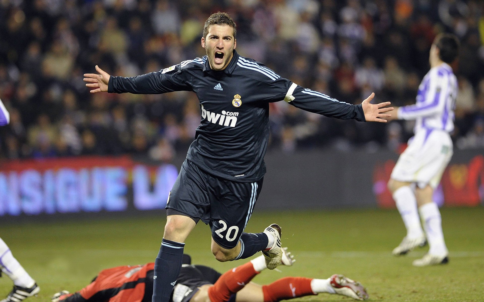 从墨尔本到蒙特卡洛,德约科维奇如何以澳网为跳板,在红土上刷新历史纪录